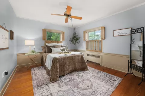 Bedroom - 2601 12th St, Moline, IL 61265 photo 4 of 9