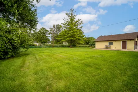 Exterior - 1700 Pratt St, Des Plaines, IL 60018 photo 5 of 6