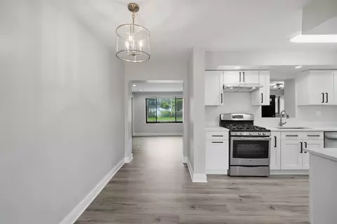 Entry Way - 1700 Pratt St, Des Plaines, IL 60018 photo 1 of 1