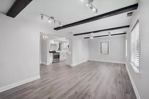 Living - 1700 Pratt St, Des Plaines, IL 60018 photo 1 of 4