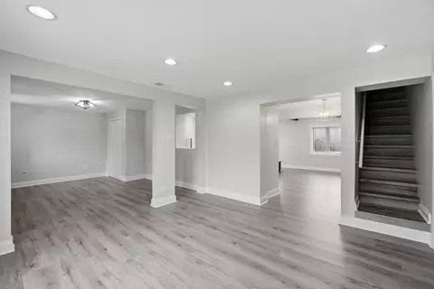 Living - 1700 Pratt St, Des Plaines, IL 60018 photo 2 of 4