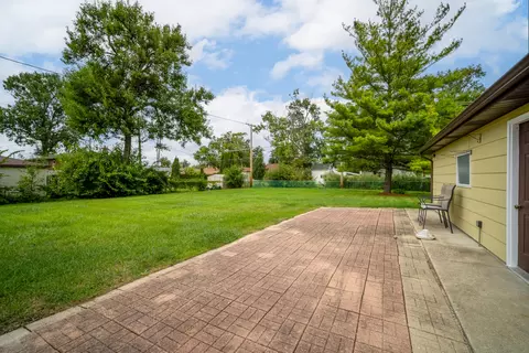 Exterior - 1700 Pratt St, Des Plaines, IL 60018 photo 4 of 6