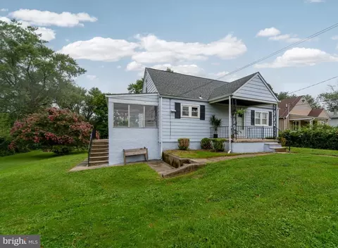 2936 Grendon Ln, Parkville, MD 21234
