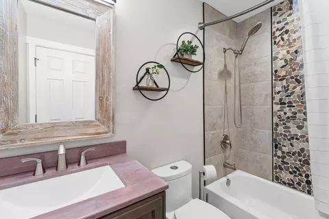 Bath - 5216 Palm St, Mchenry, IL 60051 photo 1 of 2