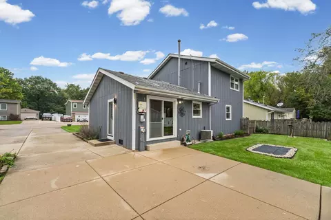 Exterior - 5216 Palm St, Mchenry, IL 60051 photo 3 of 4