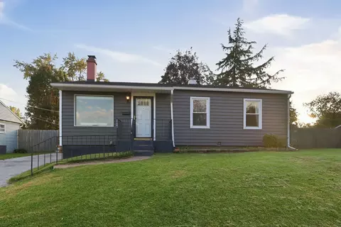 3819 Sunnyside Ave, Davenport, IA 52802