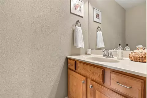 Bath - 1706 Glenbridge Rd, Bloomington, IL 61704 photo 1 of 3