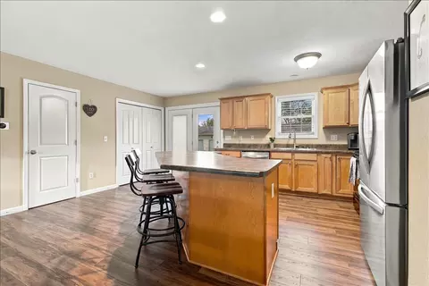 Kitchen - 1706 Glenbridge Rd, Bloomington, IL 61704 photo 3 of 6