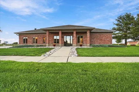 Exterior - 1706 Glenbridge Rd, Bloomington, IL 61704 photo 6 of 8