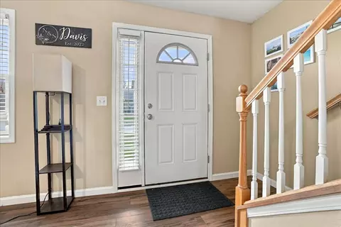 Entry Way - 1706 Glenbridge Rd, Bloomington, IL 61704 photo 3 of 7