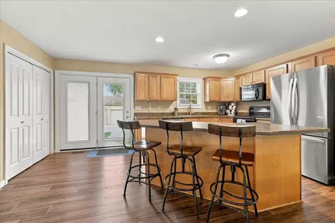 Kitchen - 1706 Glenbridge Rd, Bloomington, IL 61704 photo 2 of 6
