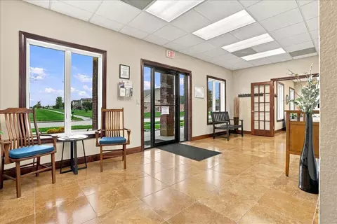 Entry Way - 1706 Glenbridge Rd, Bloomington, IL 61704 photo 6 of 7