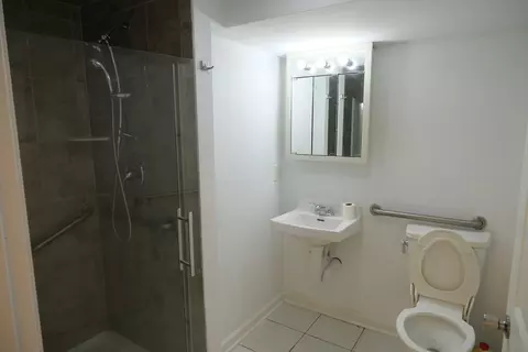 Bath - 1400 Eunice Ave, Joliet, IL 60433 photo 3 of 3