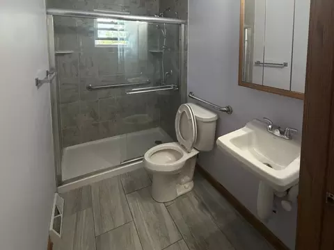 Bath - 1400 Eunice Ave, Joliet, IL 60433 photo 1 of 3