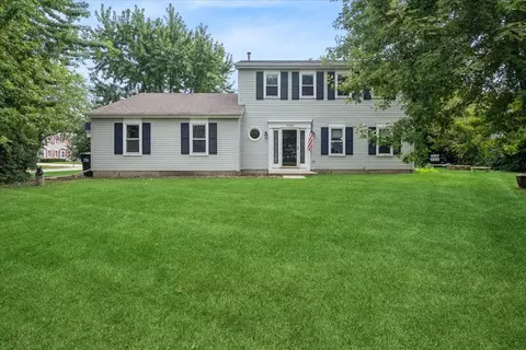 1348 Loch Lomond Dr, Crystal Lake, IL 60014