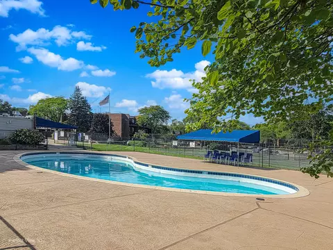 Exterior - 1430 Sandstone Dr #316, Wheeling, IL 60090 photo 6 of 6