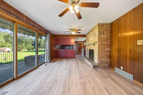 Living - 29 Brookside Ln, Bristol, IL 60512 photo 4 of 4