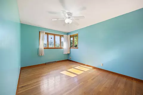 Bedroom - 29 Brookside Ln, Bristol, IL 60512 photo 2 of 3