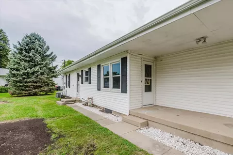 Exterior - 115 E 7th St, Gridley, IL 61744 photo 2 of 6