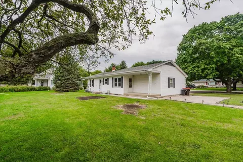 Exterior - 115 E 7th St, Gridley, IL 61744 photo 4 of 6