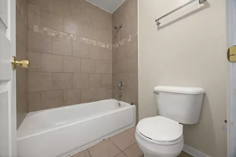 Bath - 239 Willow Rd, Matteson, IL 60443 photo 3 of 3