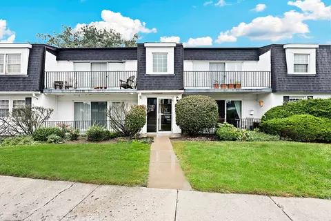 1133 Royal St George Dr #102, Naperville, IL 60563