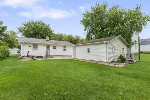 Exterior - 206 S 3rd St, Malta, IL 60150 photo 3 of 6
