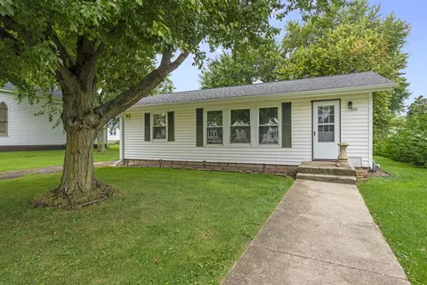Exterior - 206 S 3rd St, Malta, IL 60150 photo 2 of 6
