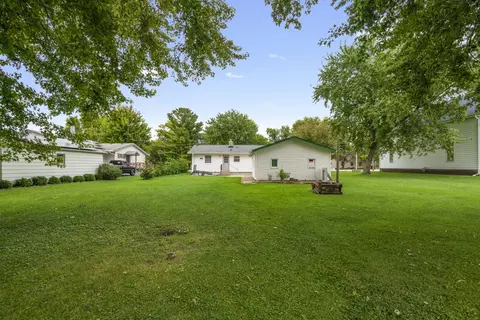 Exterior - 206 S 3rd St, Malta, IL 60150 photo 6 of 6