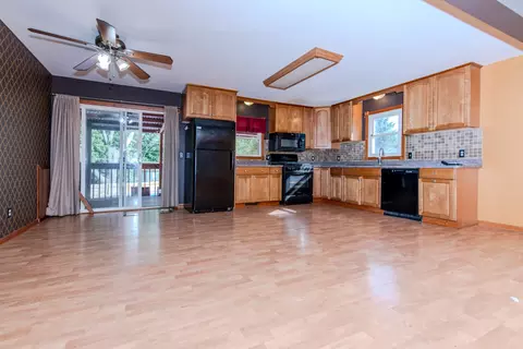 Living - 1430 Lantern Ln, Morris, IL 60450 photo 5 of 6