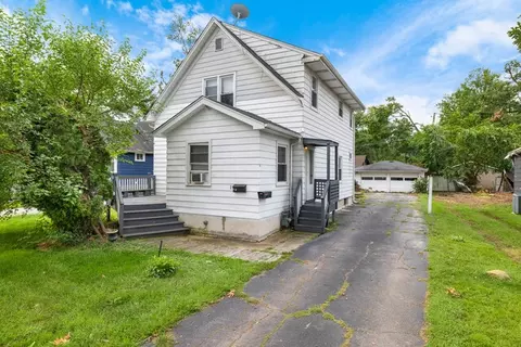 36 N Glenwood Ave, Glenwood, IL 60425