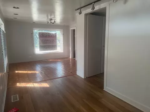 231 N Milwaukee Ave, Wheeling, IL 60090 photo 5