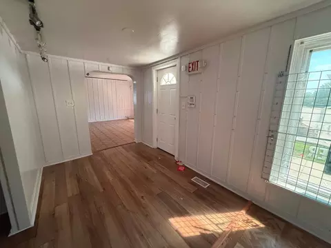 231 N Milwaukee Ave, Wheeling, IL 60090 photo 4