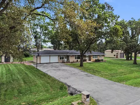 Exterior - 18517 Frontage Rd, Lansing, IL 60438 photo 3 of 13