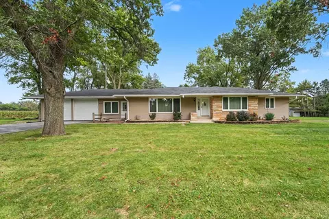 Exterior - 18517 Frontage Rd, Lansing, IL 60438 photo 4 of 13