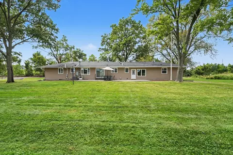 Exterior - 18517 Frontage Rd, Lansing, IL 60438 photo 12 of 13
