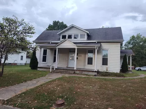 600 S Washington St, Mcleansboro, IL 62859