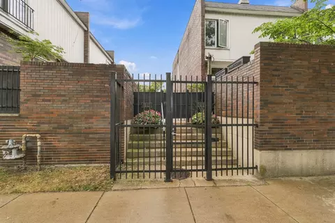 1174 E 53rd St, Chicago, IL 60615