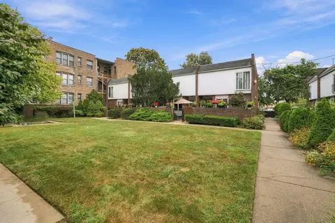 Exterior - 1174 E 53rd St, Chicago, IL 60615 photo 7 of 7