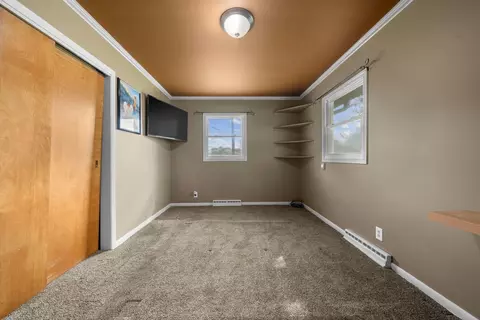 Bedroom - 960 Becker Ln, Aurora, IL 60505 photo 3 of 4