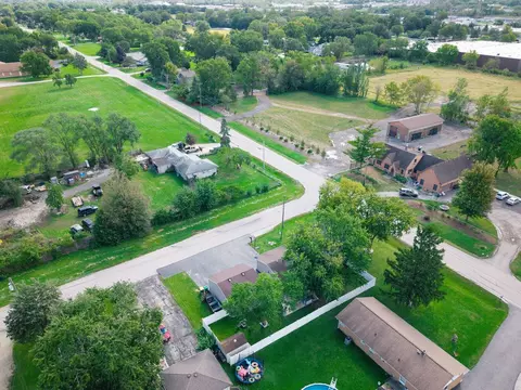 View/Area - 960 Becker Ln, Aurora, IL 60505 photo 3 of 4