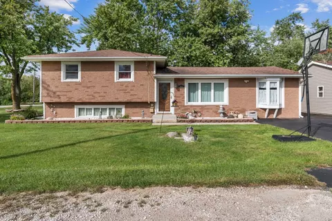 Other - 960 Becker Ln, Aurora, IL 60505 photo 3 of 12