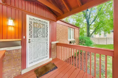 Exterior - 2183 Laura Ln, Des Plaines, IL 60018 photo 2 of 9
