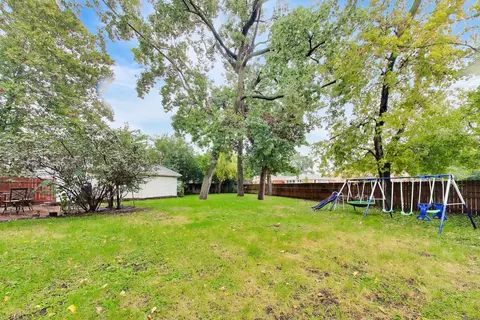 Exterior - 2183 Laura Ln, Des Plaines, IL 60018 photo 7 of 9