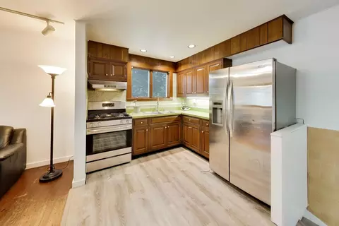 Kitchen - 2183 Laura Ln, Des Plaines, IL 60018 photo 1 of 2