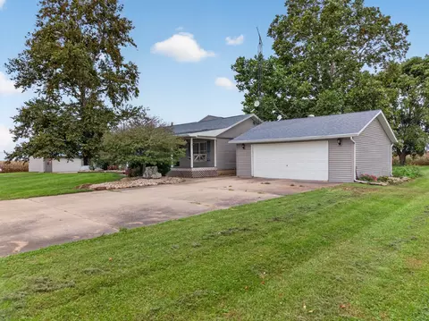 Exterior - 28633 N 200 East Rd, Ancona, IL 61311 photo 6 of 13