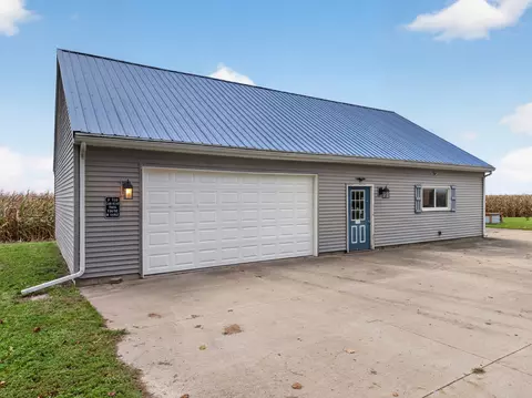 Exterior - 28633 N 200 East Rd, Ancona, IL 61311 photo 10 of 13