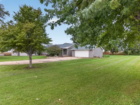 Exterior - 28633 N 200 East Rd, Ancona, IL 61311 photo 5 of 13