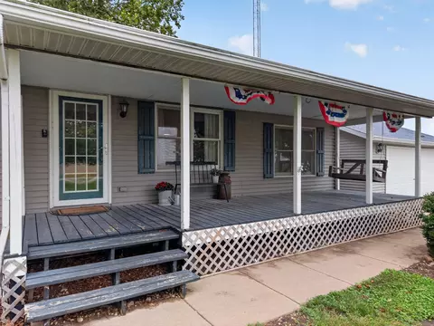 Exterior - 28633 N 200 East Rd, Ancona, IL 61311 photo 4 of 13