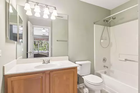 Bath - 163 Lucerne Ct, Wheeling, IL 60090 photo 3 of 3